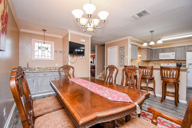 1730 Avenue C F, El Campo, TX 77437