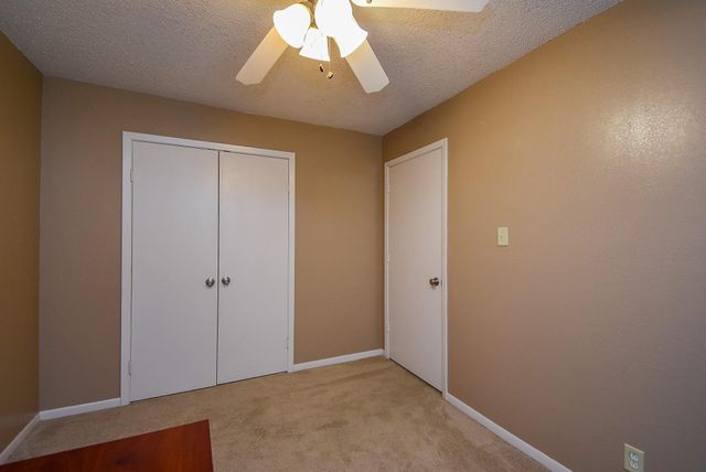 1730 Avenue C F, El Campo, TX 77437