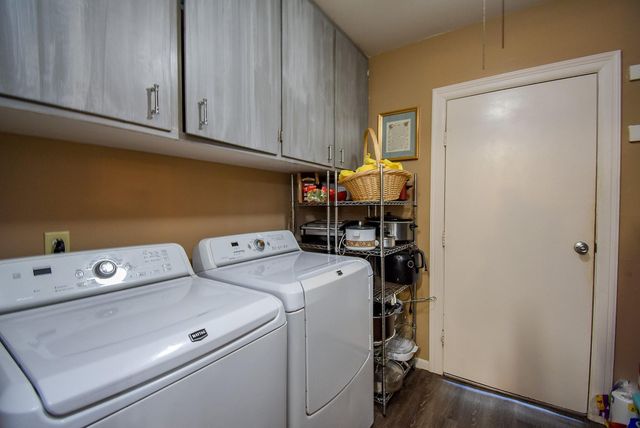 1730 Avenue C F, El Campo, TX 77437