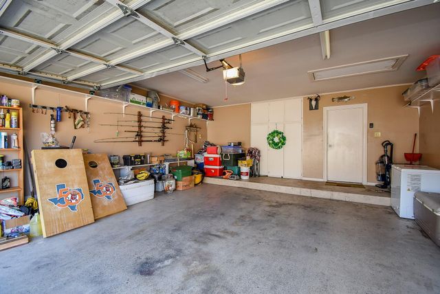 1730 Avenue C F, El Campo, TX 77437