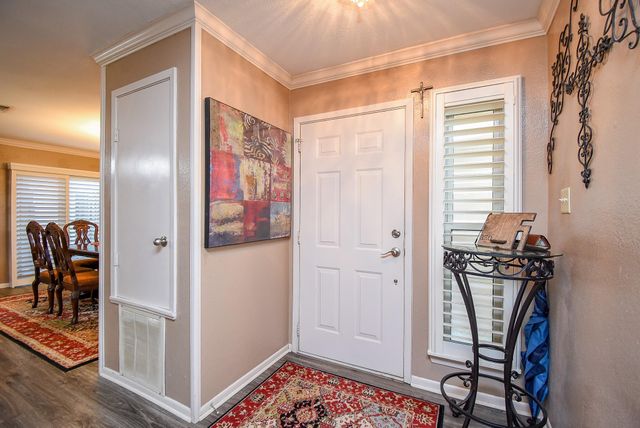 1730 Avenue C F, El Campo, TX 77437