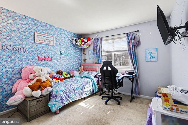 11 EAGLETON DR, York, PA 17407