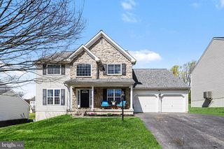 11 EAGLETON DR, Jacobus, PA 17407