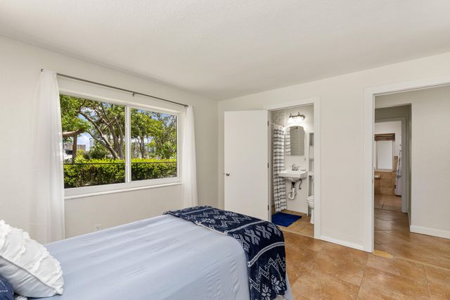 2870 NE 18TH Street, Pompano Beach, FL 33062