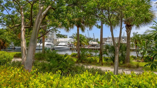 2870 NE 18TH Street, Pompano Beach, FL 33062
