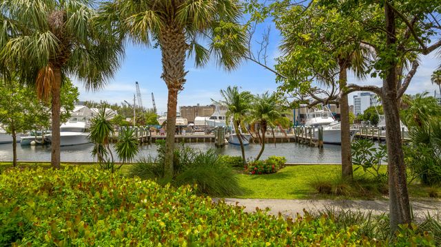 2870 NE 18TH Street, Pompano Beach, FL 33062
