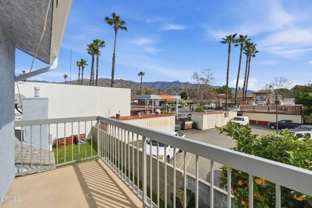 823 Earlham Street 4, Pasadena, CA 91101