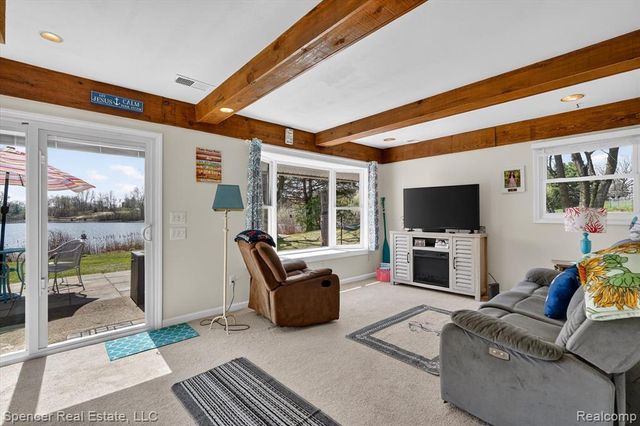 604 Gaffney, Highland, MI 48356