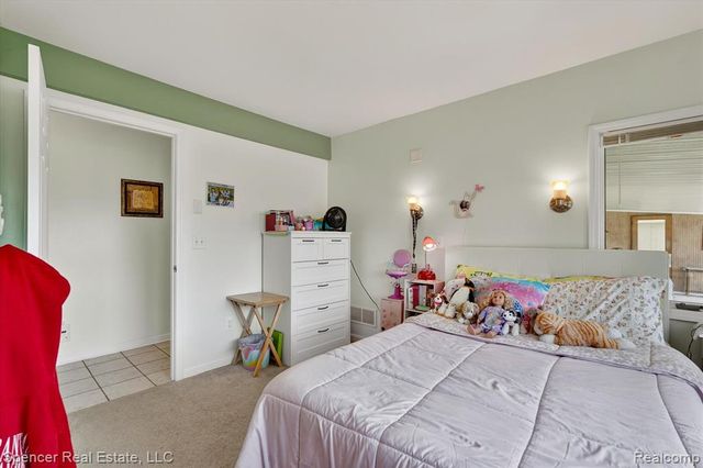 604 Gaffney, Highland, MI 48356