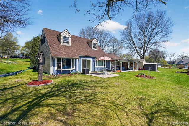 604 Gaffney, Highland, MI 48356