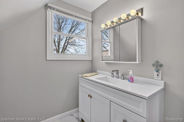 604 Gaffney, Highland, MI 48356