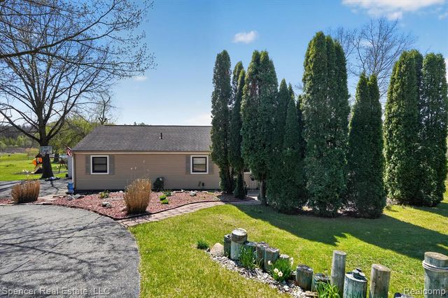 604 Gaffney, Highland, MI 48356