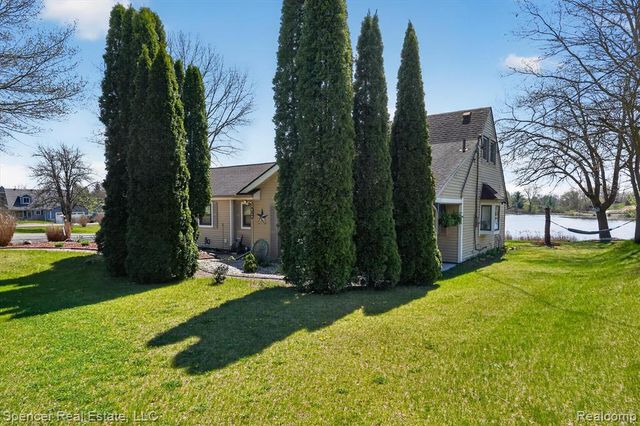 604 Gaffney, Highland, MI 48356