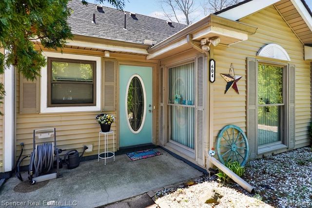 604 Gaffney, Highland, MI 48356