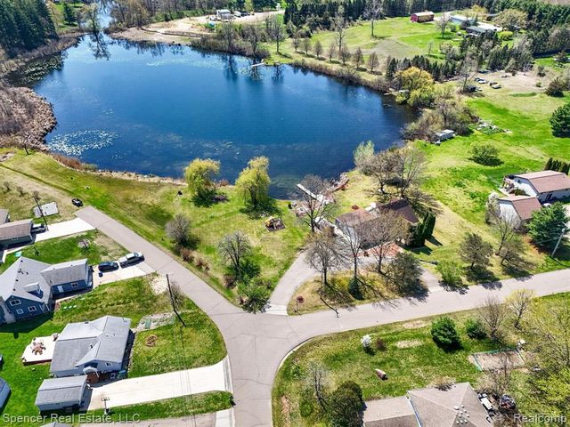 604 Gaffney, Highland, MI 48356