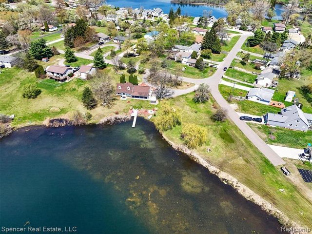 604 Gaffney, Highland, MI 48356