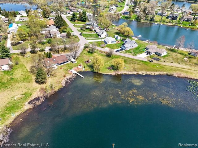 604 Gaffney, Highland, MI 48356