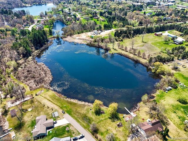 604 Gaffney, Highland, MI 48356