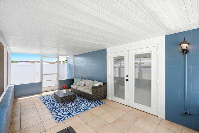 8704 MARLIN COURT, Tampa, FL 33634