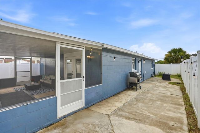 8704 MARLIN COURT, Tampa, FL 33634