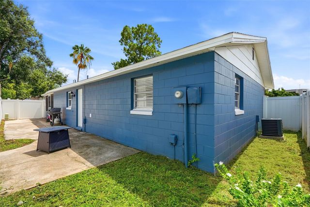 8704 MARLIN COURT, Tampa, FL 33634