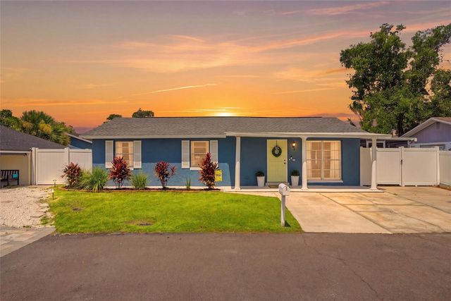8704 MARLIN COURT, Tampa, FL 33634
