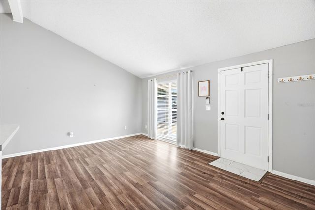8704 MARLIN COURT, Tampa, FL 33634