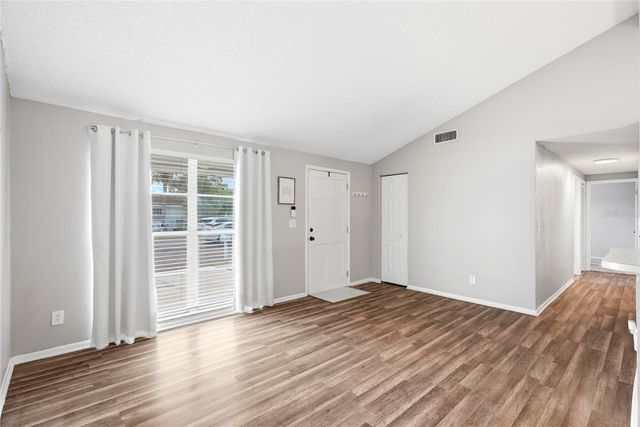 8704 MARLIN COURT, Tampa, FL 33634