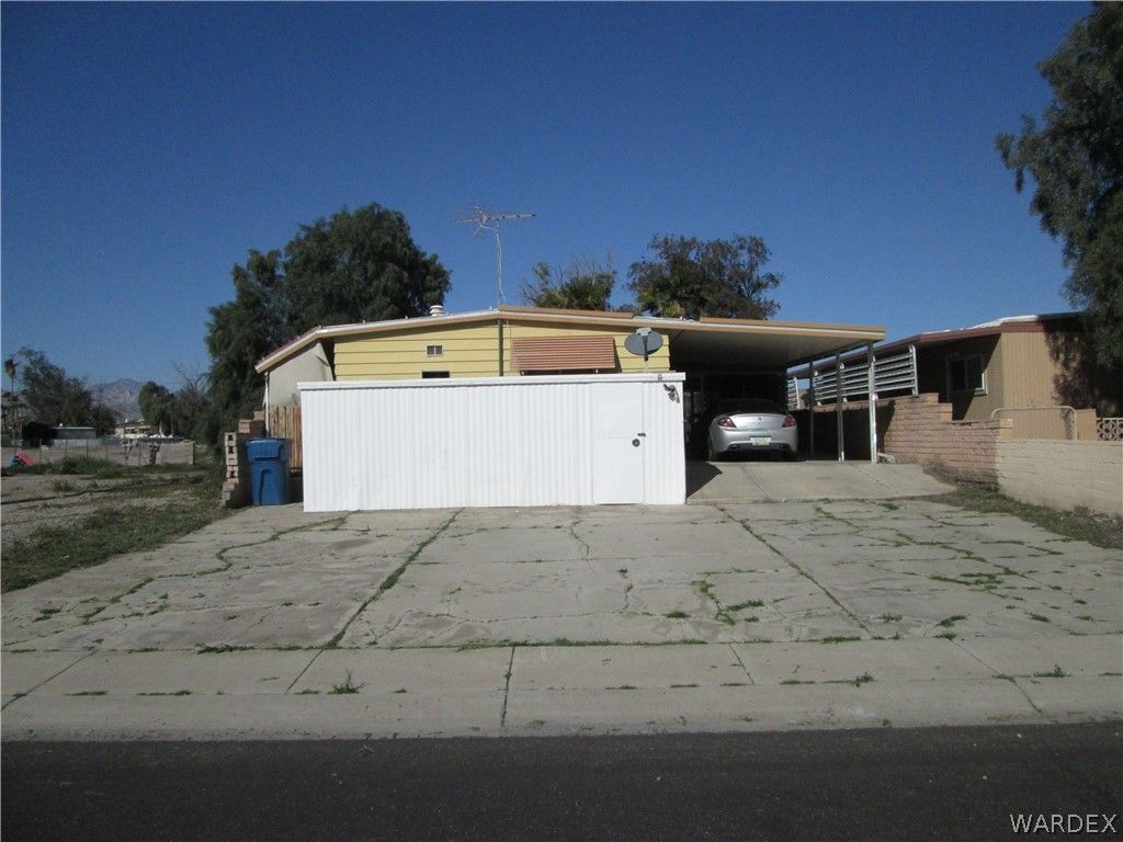 1353 Lause Road, Bullhead City, AZ 86442