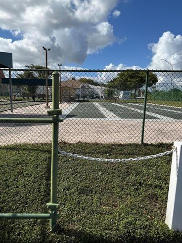 6650 Royal Palm Boulevard 205c, Margate, FL 33063