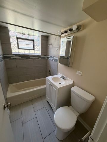 1511 E Roosevelt Road 1, Wheaton, IL 60187