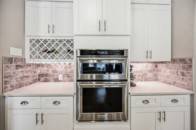 327 Silver Creek Circle, Richmond, TX 77406