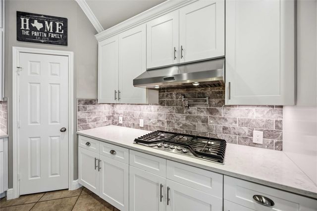 327 Silver Creek Circle, Richmond, TX 77406
