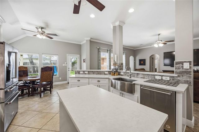 327 Silver Creek Circle, Richmond, TX 77406
