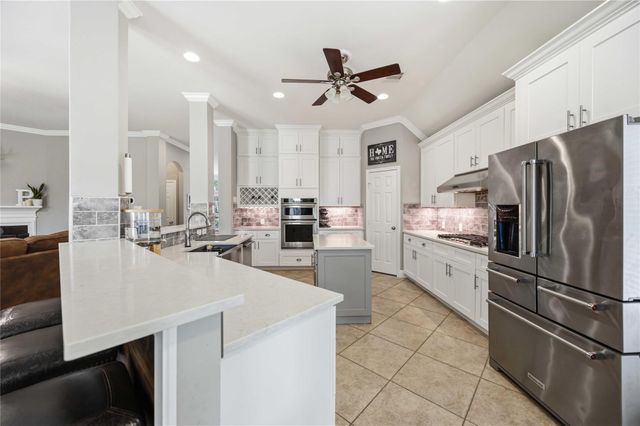 327 Silver Creek Circle, Richmond, TX 77406