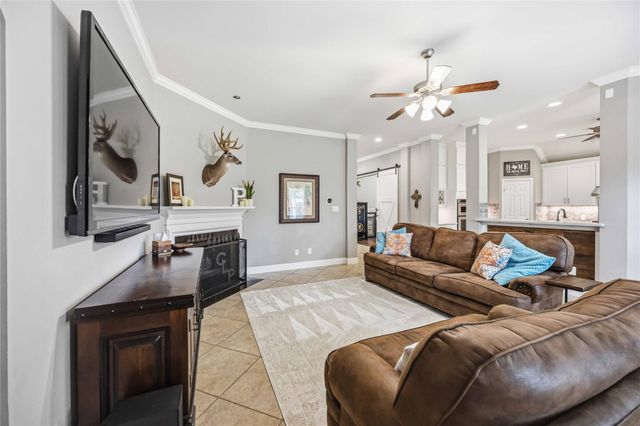 327 Silver Creek Circle, Richmond, TX 77406