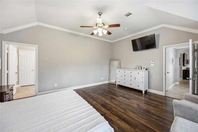327 Silver Creek Circle, Richmond, TX 77406