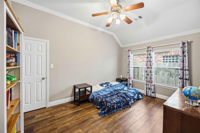 327 Silver Creek Circle, Richmond, TX 77406