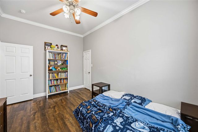 327 Silver Creek Circle, Richmond, TX 77406
