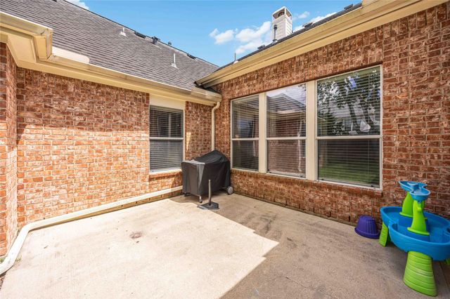 327 Silver Creek Circle, Richmond, TX 77406