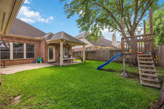 327 Silver Creek Circle, Richmond, TX 77406