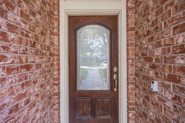 327 Silver Creek Circle, Richmond, TX 77406