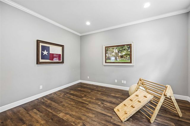 327 Silver Creek Circle, Richmond, TX 77406
