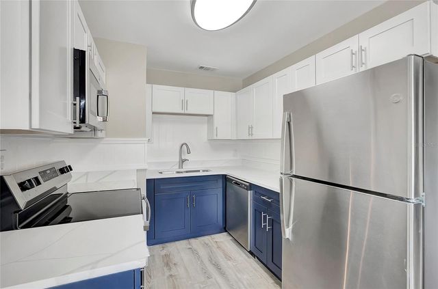 7015 FILBERT LANE, Tampa, FL 33637