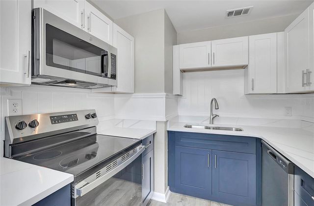 7015 FILBERT LANE, Tampa, FL 33637