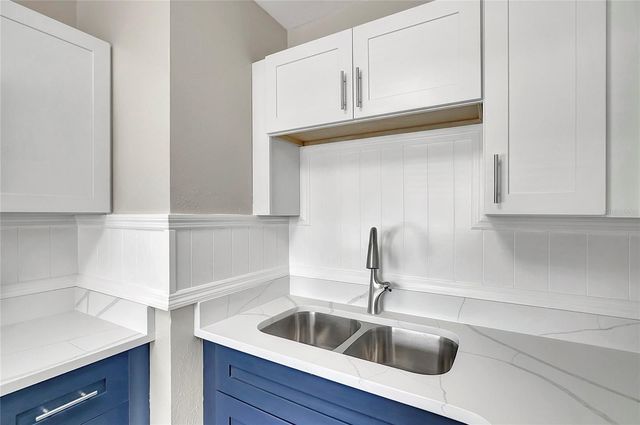 7015 FILBERT LANE, Tampa, FL 33637