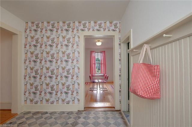 802 Lawsonville Avenue, Reidsville, NC 27320