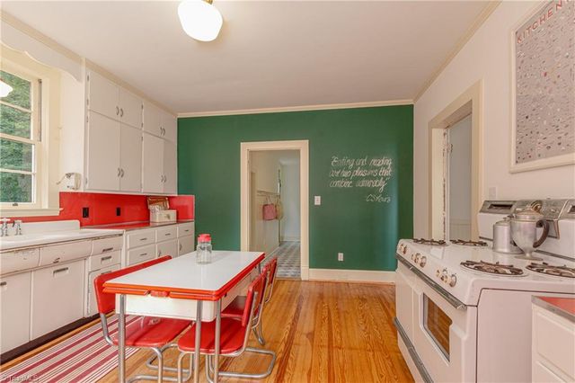 802 Lawsonville Avenue, Reidsville, NC 27320