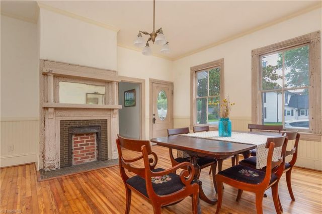802 Lawsonville Avenue, Reidsville, NC 27320