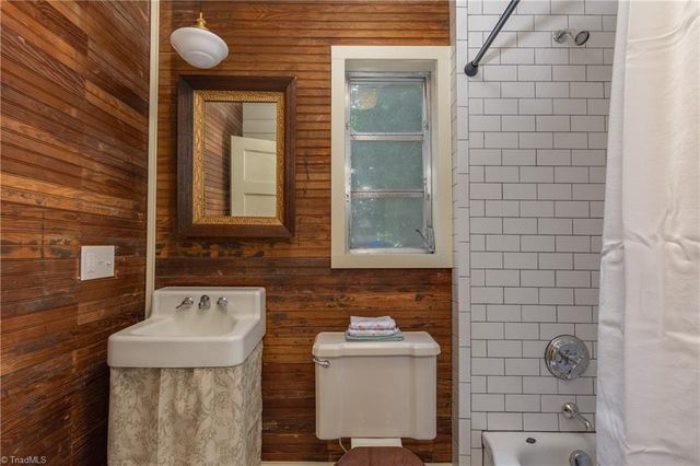 802 Lawsonville Avenue, Reidsville, NC 27320